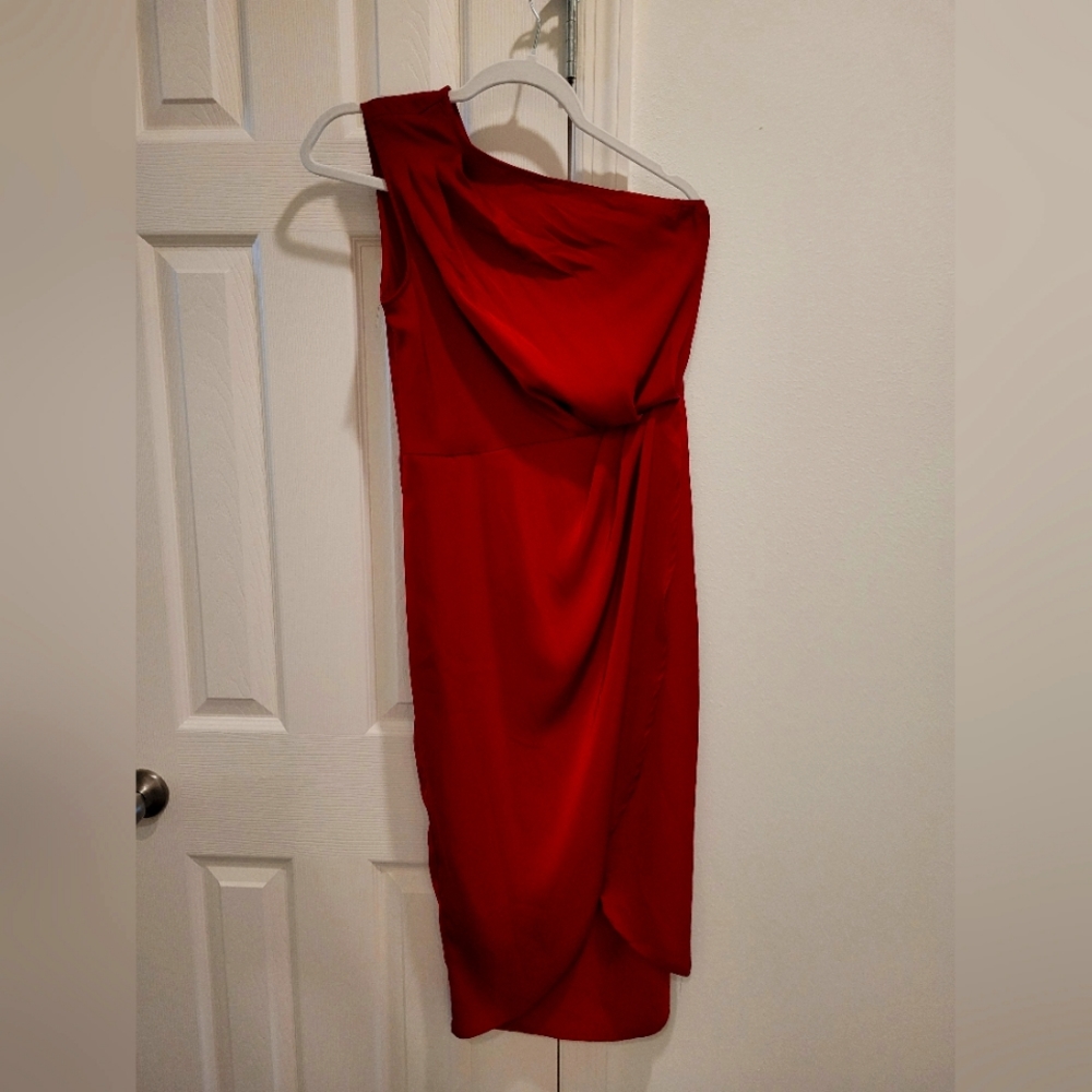 One shoulder red dress